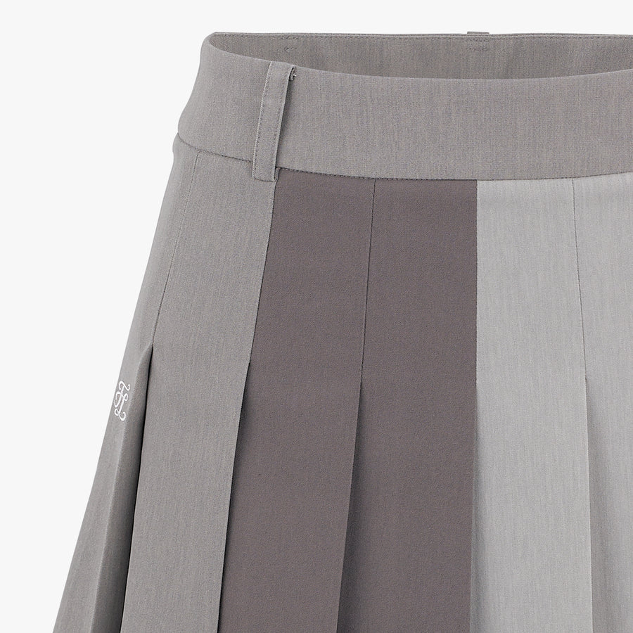 TONE-ON-TONE PLEATED SKIRT